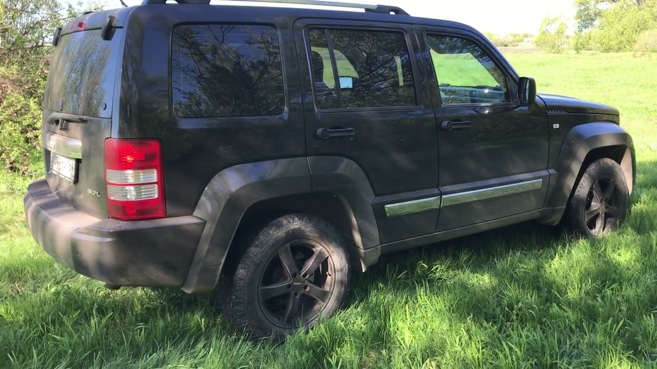 Сравнение Jeep Cherpokee, 2008  и Land Rover Discovery, 2006
