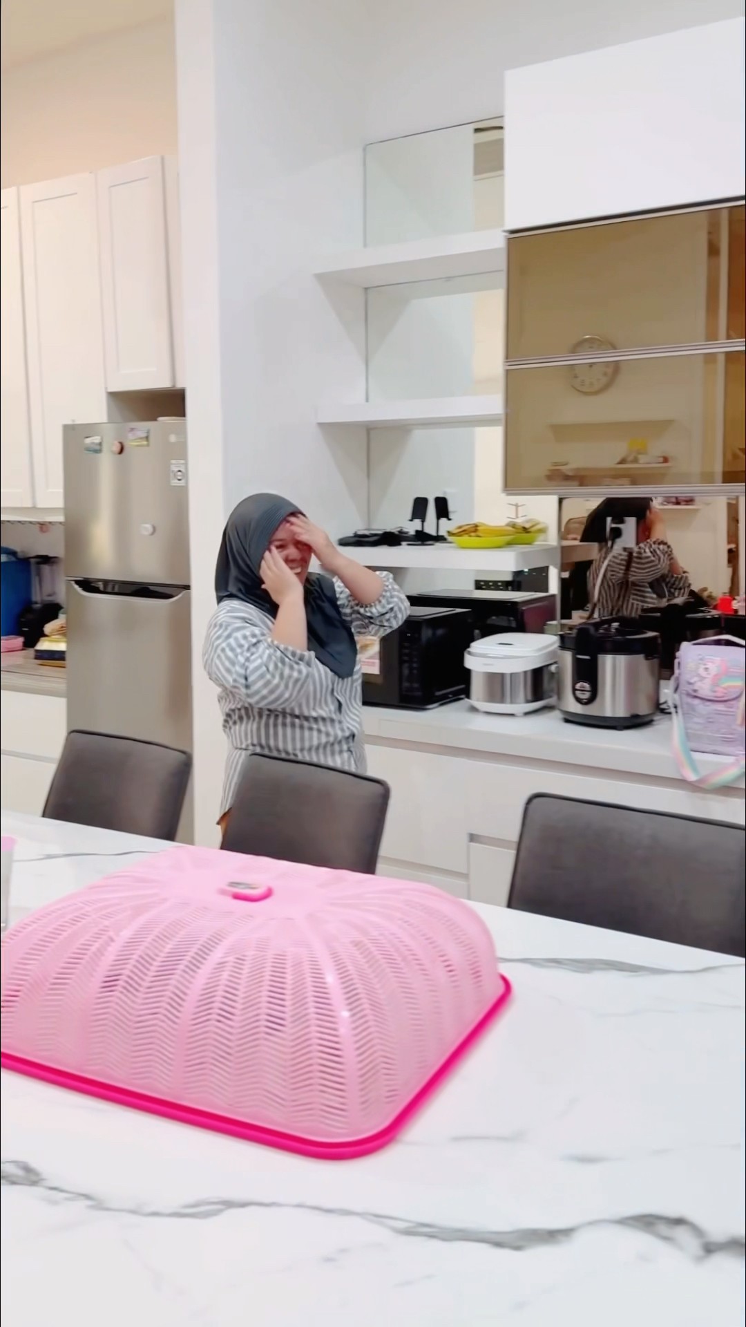 OMG! Surprise hape mewah untuk MBA aku??