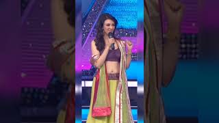 Saumya Tandon bare navel show