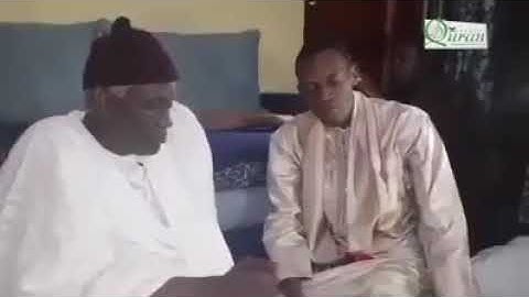 القارئ السنغالى محمد الهادى تورى يقرأ من سورة الكهف ويكأنك تسمع الحصرى