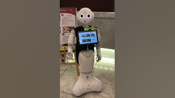 Robot khách sạn Plaza Osaka