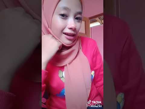 Tiktok tudung gelek.awek tiktok seksi tetek besar tak pakai bra nampak puting susu.payung melampau