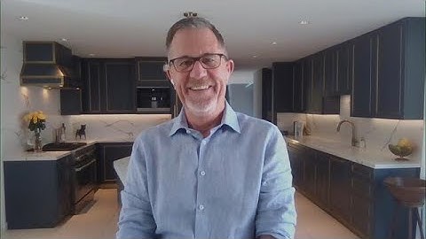 Organizing Pro Peter Walsh Shares a Peek of His Palm Springs Kitchen (and his beautiful view)