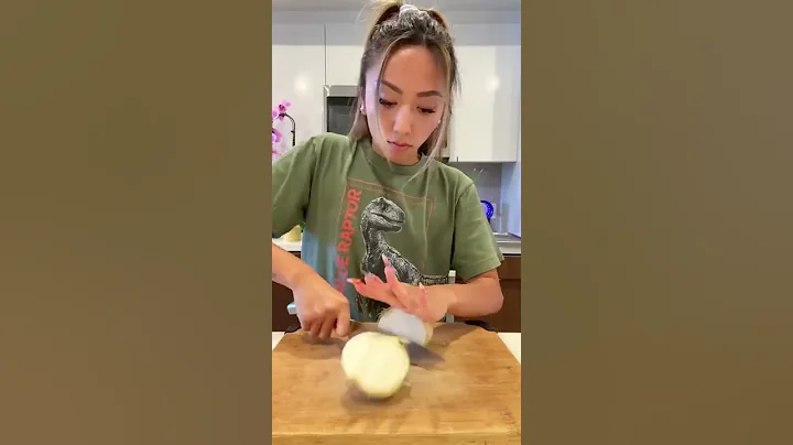 Bánh xèo is by far one of my favorite childhood dishes. 🔥 #banhxeo #banhxeos #shorts  #viet