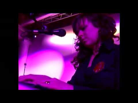 Watch Polly Paulusma - Perfect four four on YouTube Watch Polly Paulusma - Perfect four four on YouTube