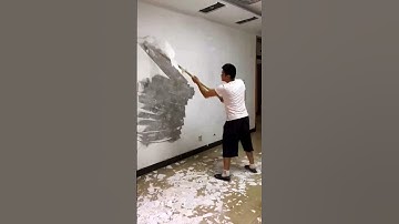 Old wall renovation putty scraping process Smart tools and techniques can increase work efficiency
