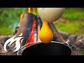Dinosaurier Ei Omelett im Wald auf einer Scheibe gekocht | Fire Kitchen ASMR 🔥🔥🔥