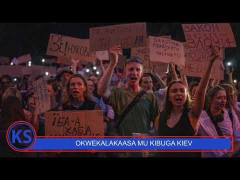 UKRAINE Abantu Batandise Okwekalakaasa Mu Kiev Baagala Zelensky Abaviire