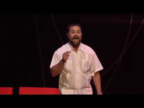 La luz de a’lante es la que alumbra: la marcha del sol | Arturo Massol-Deyá | TEDxYouth@Santurce