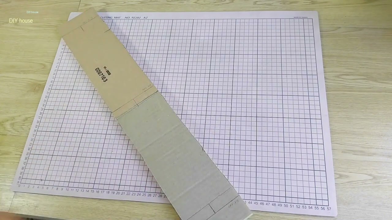 Floating Elegance Crafting a Beautiful Wall Shelf from Recycled Cardboard_R