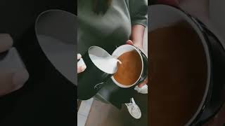 Latte Pouring latte cappuccino latteart baristalife kopi coffeelover kopisusu ngopi