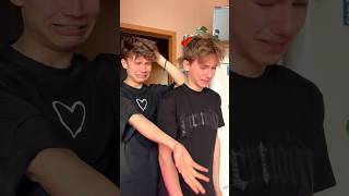 Thumbnail for Мистер Бист подарил шоколадку 🍫
