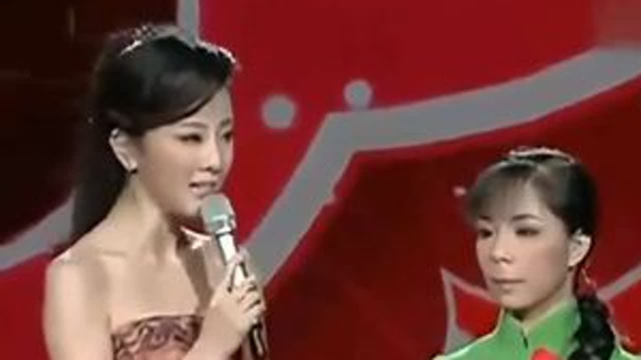 王二妮一家四口罕见同台合唱《常回家看看》《三十里铺》温馨家庭的一家人！太好听了。#京剧#戏曲#戏剧#国粹#老歌