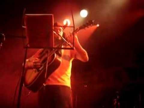 Het hartverscheurende tragische leven van Sina Drum