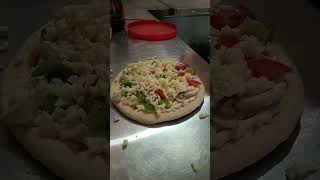 #pizza #itspizzatime #food #minivlog #pizzapie