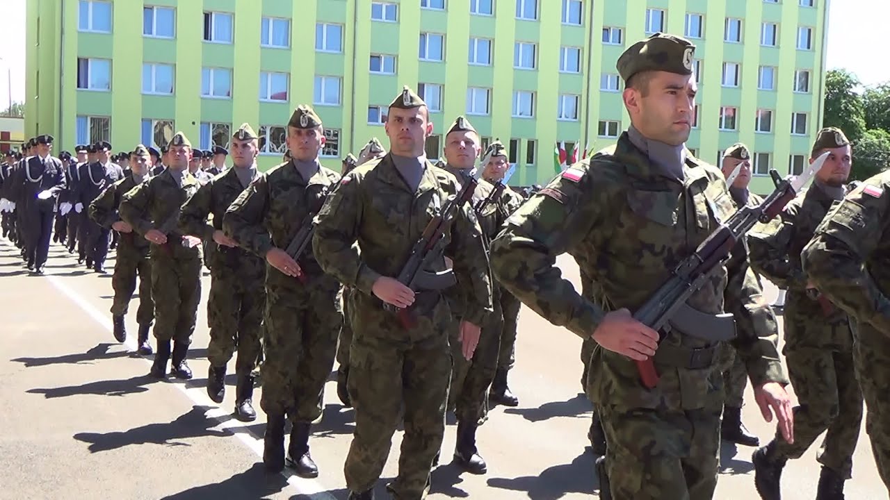 Defilada w Centrum Szkolenia Sił Powietrznych Koszalin