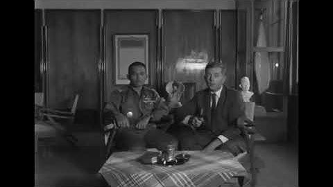 Jenderal AH. Nasution diwawancarai wartawan asing (1960)