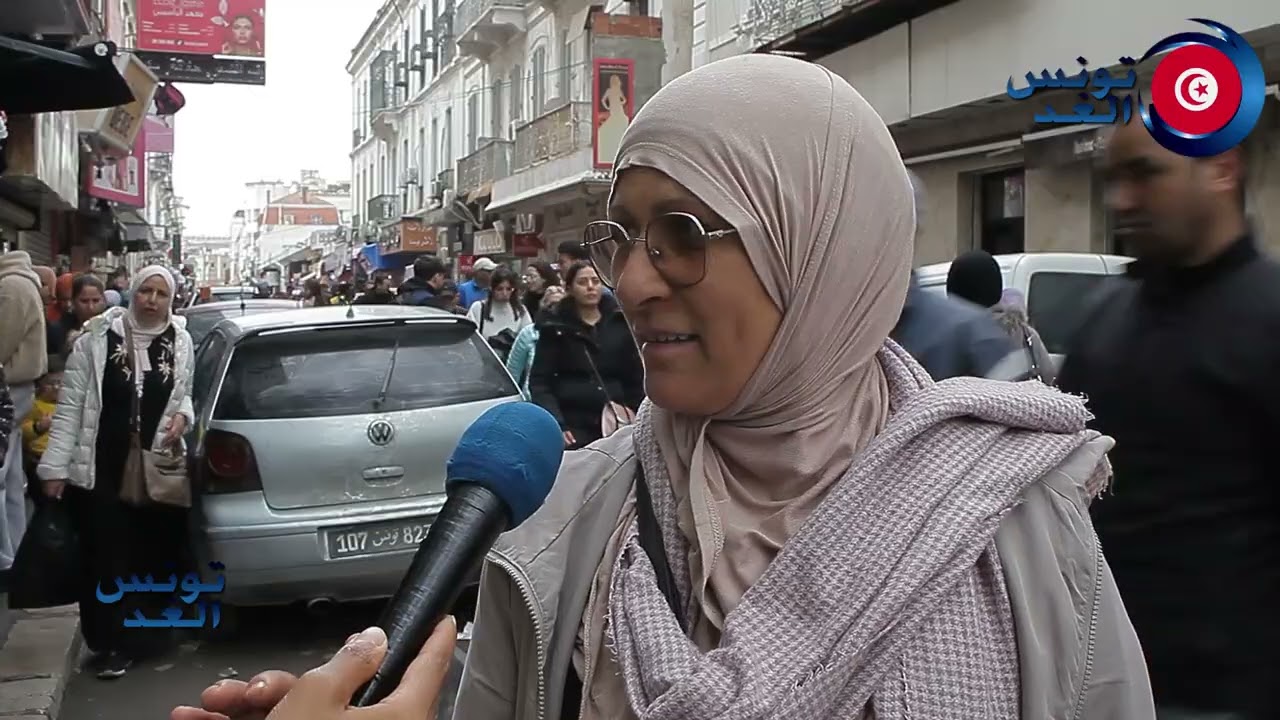 ناس تشكي وتبكي حتى من البركة تطير مالبلاد نمشيو بالشويا اللي ماقدرناش عليه مش مشكل