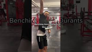 BENCHING KEVIN DURANTS MAX BENCH. 315?? 17 year old bodybuilder #shorts