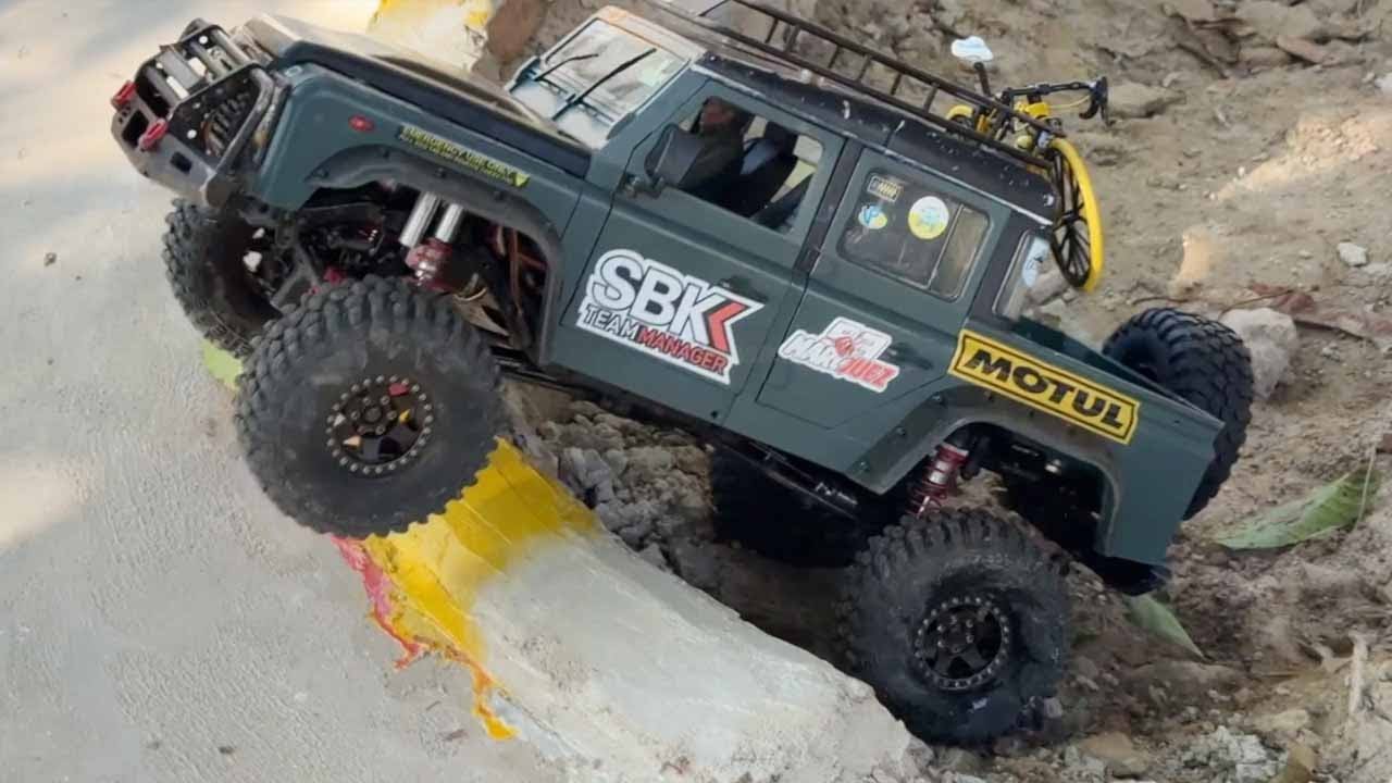 RC Land Rover Defender crawling challenge And Obstacle Simulation Test