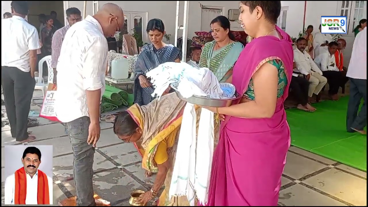 EX MP Rathod Ramesh పిండ ప్రధానం గంగా స్నానం అనంతరం బాబు సింగ్ మహారాజ్ పీఠాధిపతి దర్శనం పౌర  దేవి