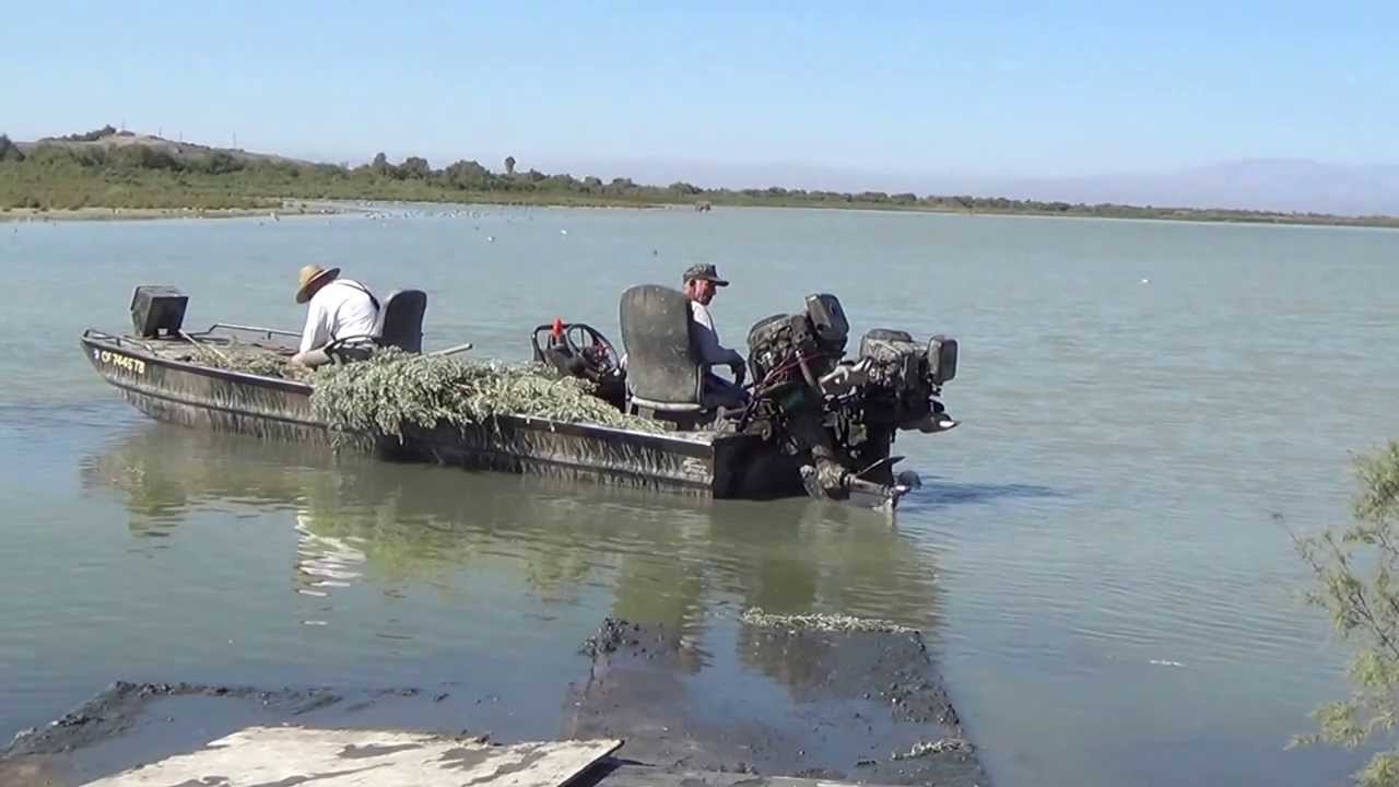 Southern Calif. Duck Boat (Salton sea style) - YouTube