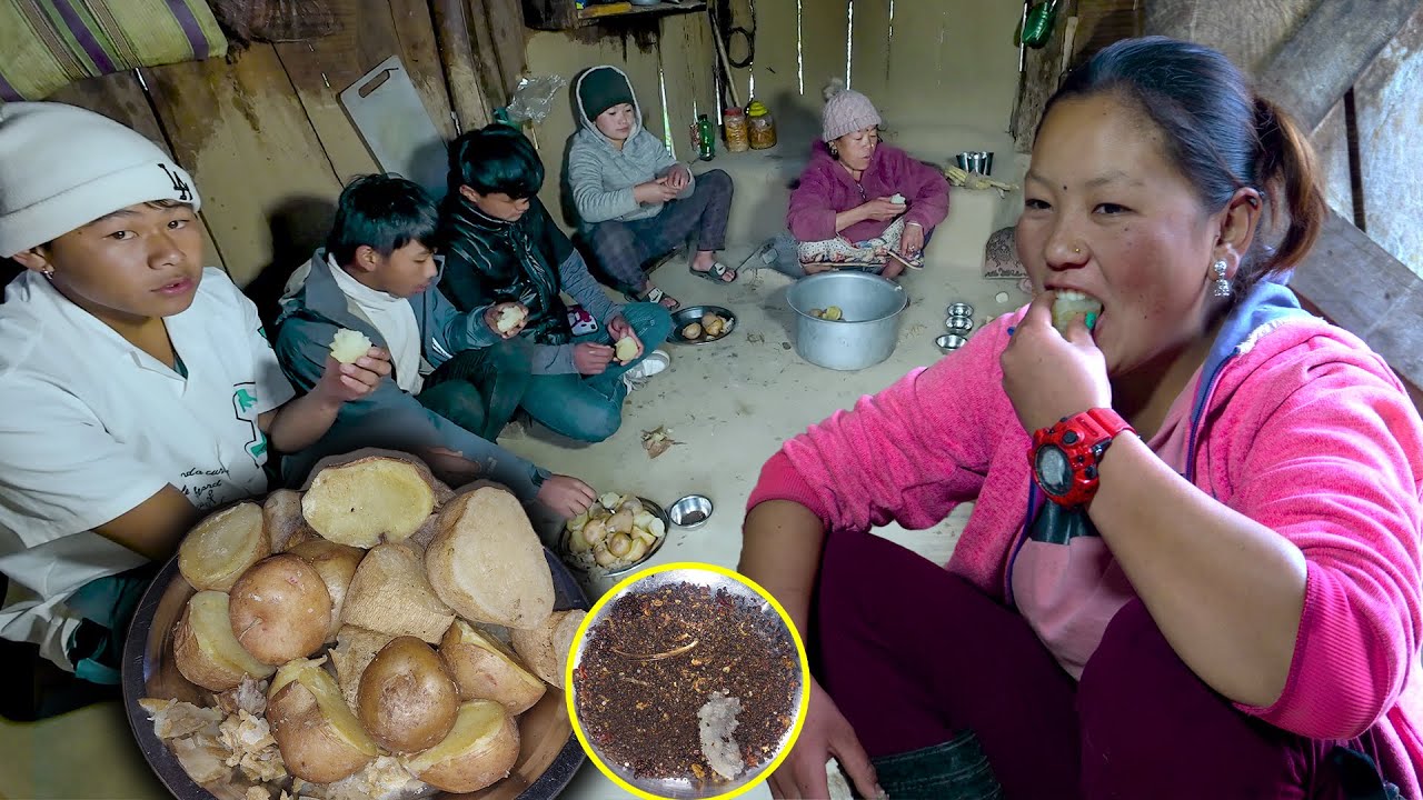 Squash Roots and potato eating with spicy Pickle in Village || Organic ...