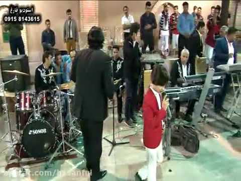 اجرای اهنگ حمیرا توسط یک نوجوان در یکی از شهر های استان خراسان 