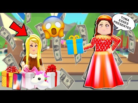 A Menina Pobre Que Virou Rica E Mudou De Vida Historinha No Roblox Youtube - meninas eu estou jogando roblox agora antes era só gacha meu