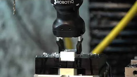 yt1s com   Start CNC Machine Tending Faster With the New Robotiq Complete Kit 480p