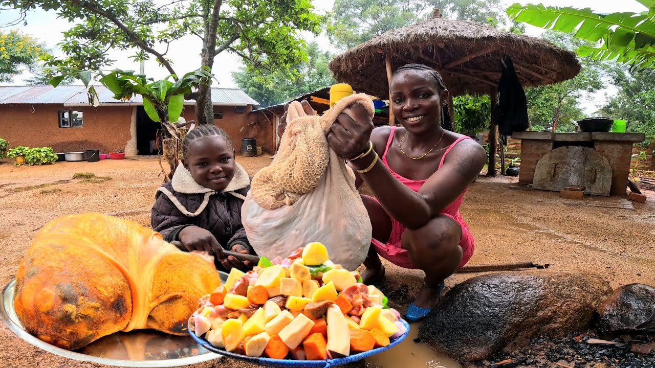 HEAVY RAINS 🌧|Turning Dirty Tripe Into Delicious Clean Five Star Meal For My African village Family😋