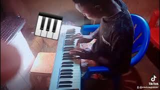 Producer Dazy Akitengeneza Beat La Kisukuma Kwa Kutumia Fl Studio Na Mid Keyboard