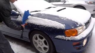 Best way to safely clean snow off your car