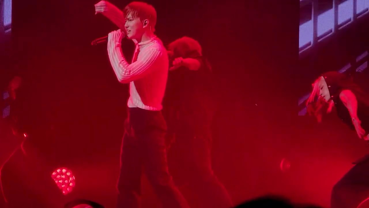 [Fancam 직캠] 250930 Suho 수호 - EXO Medley Love Shot Growl Overdose Monster - The Moment: Live on Melon