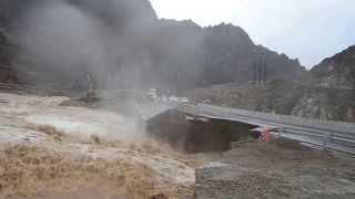 انهيار جسر  القحفي الجديد  في عمان من الامطار