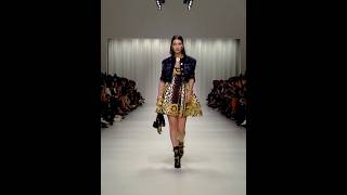 Kaia Gerber Vs Bella Hadid