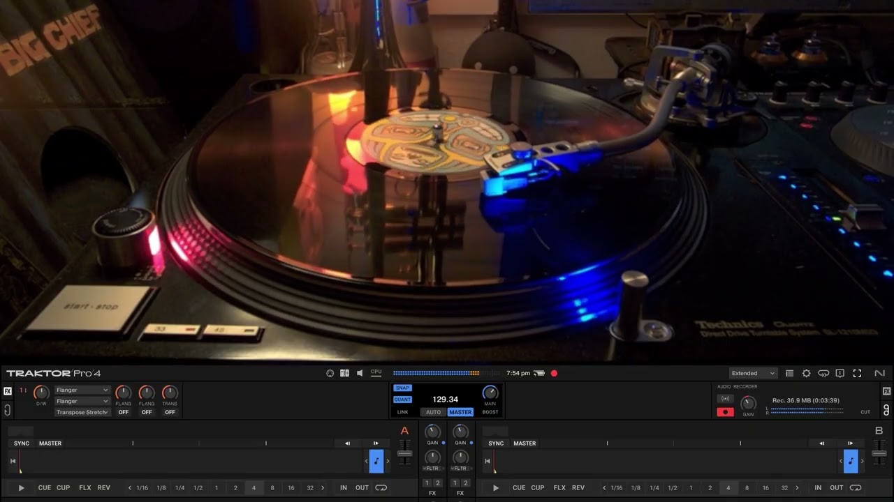 Dancing HQ - History Never Remixes Itself (Original), House / Tech House. Digitizing Vinyl