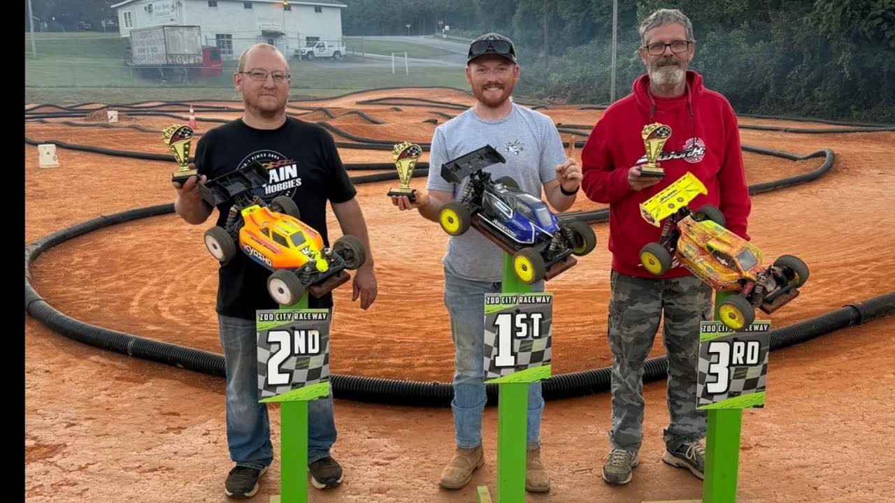Novice A-Main @ Zoo City RC Racers - YouTube