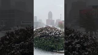 Iowa weather: Snowflakes in downtown Des Moines