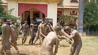 Dance On Mujhe Naulakha  SIR Sundar Lal Hostel,Allahabad University