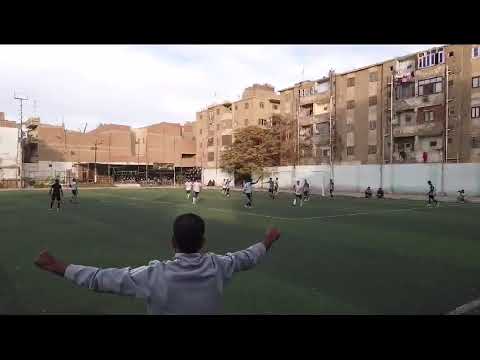 شاهدوا معنا الهدف الرابع الذي سجله عاطف محمود في مباراة اليوم لفريق جولدن جيت في مرمي العدوة