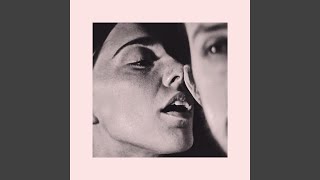 Valis - Twin Room