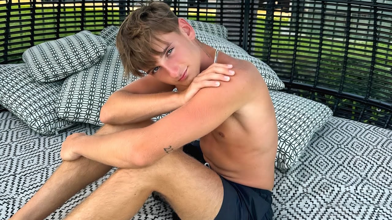 Красивая молодая фитнес-модель | Майкл | Новый