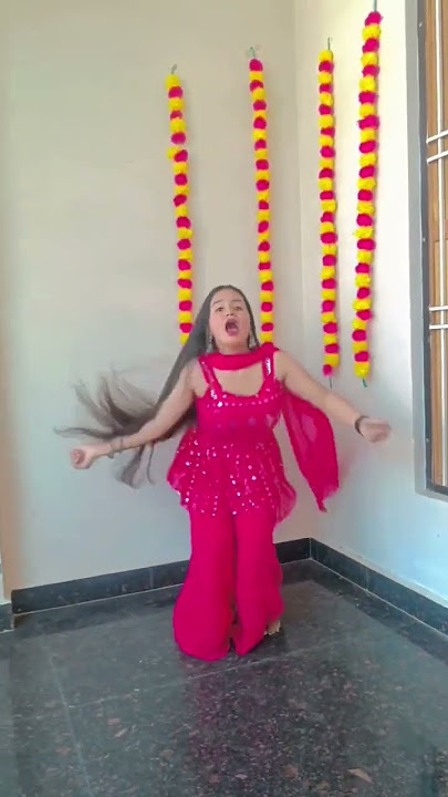 Dil Le Gayi Kudi Gujarat Di | Sakshi Thakur Dance Video | #shorts #trending