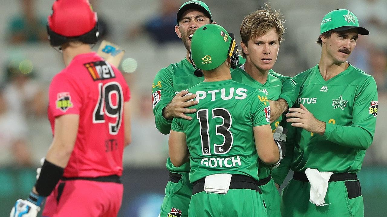 Zampa claims three crucial wickets at the MCG