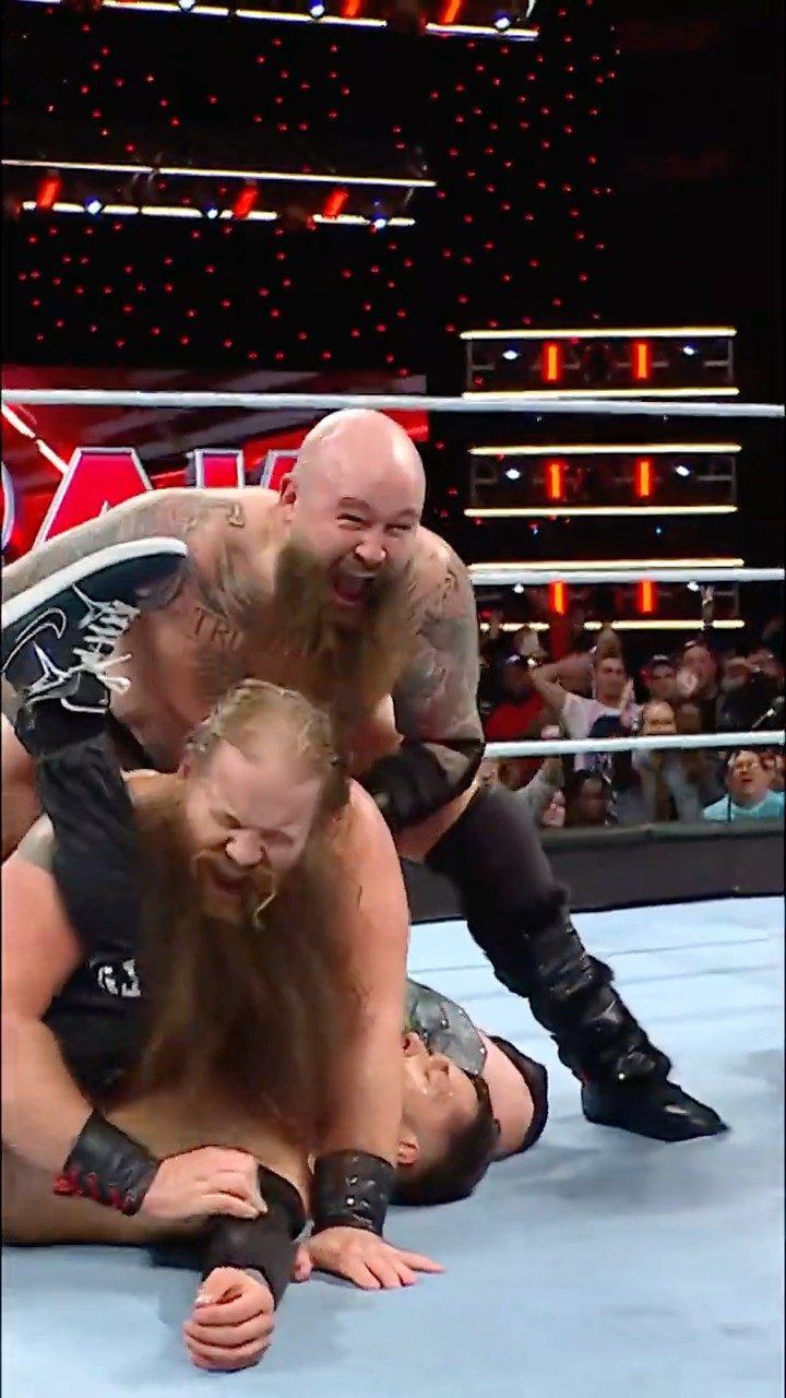 THE WAR RAIDERS ARE YOUR NEW WORLD TAG TEAM CHAMPS ?? #WWERaw