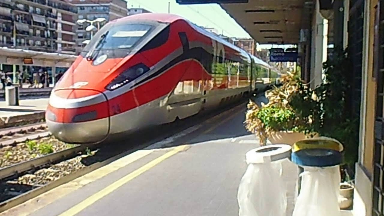 Via Della Stazione Tuscolana 142 Traffico ferroviario alla stazione di Roma Tuscolana - YouTube