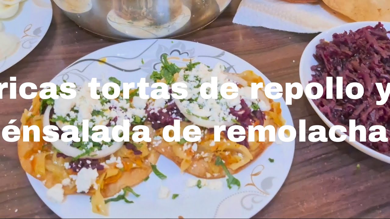 ricas tostadas  de repollo con  ensalada de remolacha