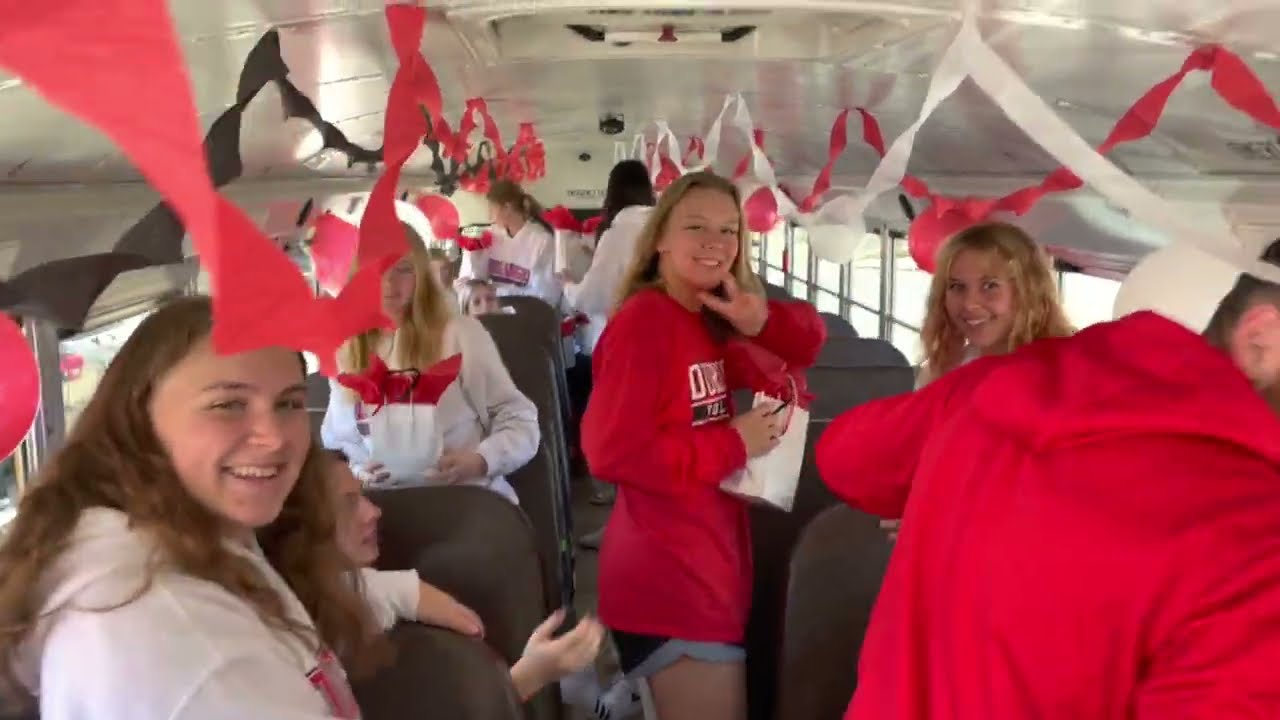 Durango High School students send off volleyball team to state
