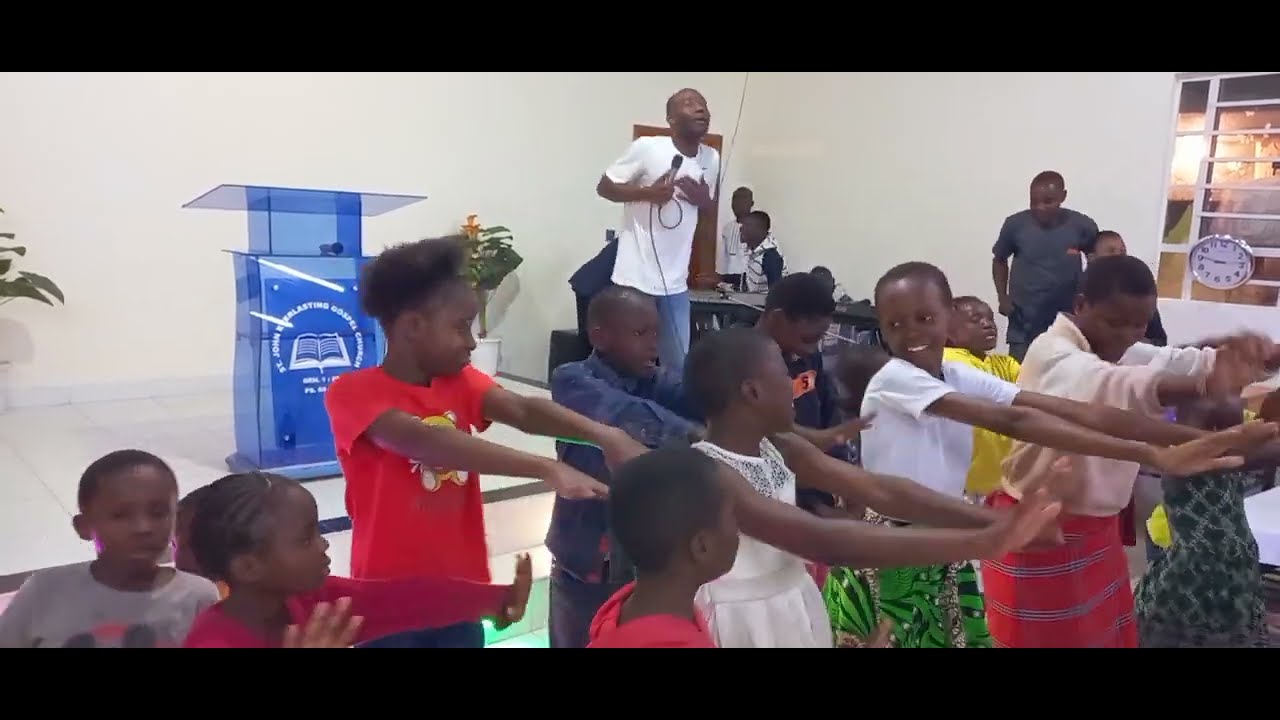 WE ATII NI - MINISTER MORPHAT'S LIVE PERFORMANCE AT THE NAIROBI CAMP ...